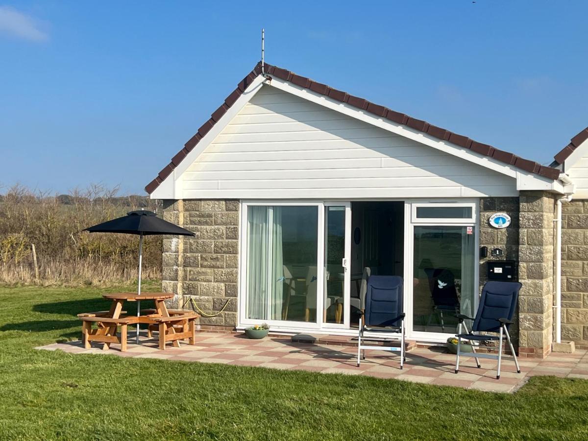 Bayview Self-Catering Coastal Bungalow In Rural West Wight Freshwater Exterior foto